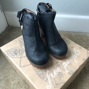 Free people amber orchard clog